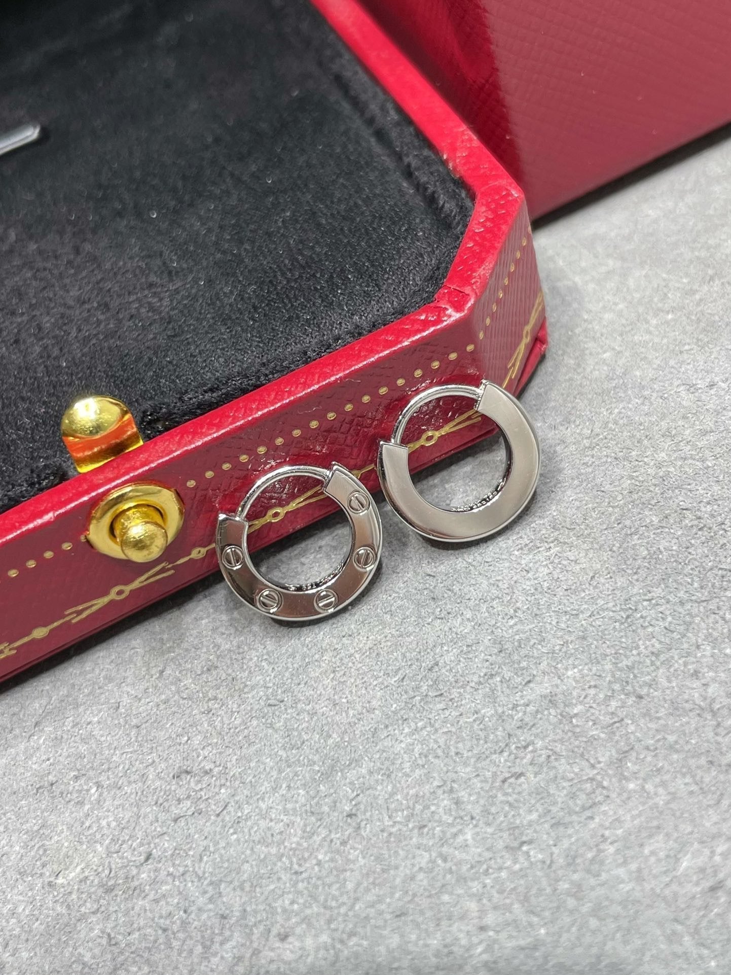 [⭐JeweliWhal]LOVE MINI EARRINGS