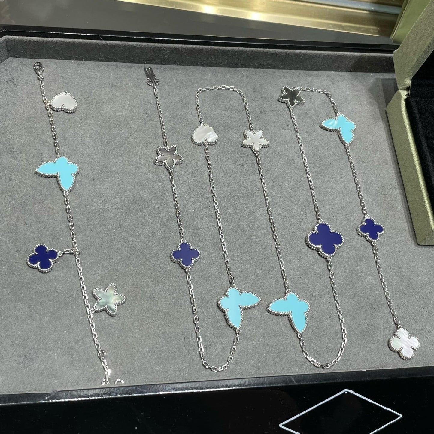 [⭐JeweliWhal]LUCKY CLOVER SILVER 11 MOTIF NECKLACE