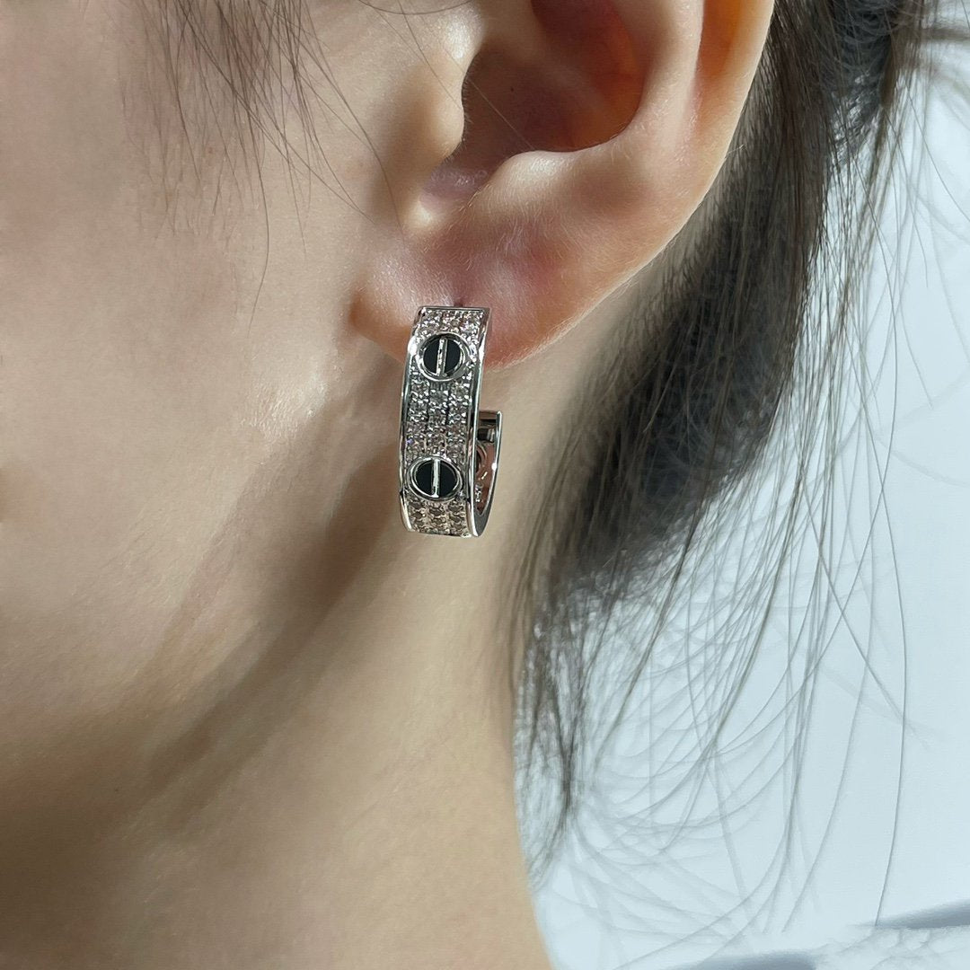 [⭐JeweliWhal]LOVE CERAMIC DIAMOND PAVED SILVER EARRINGS