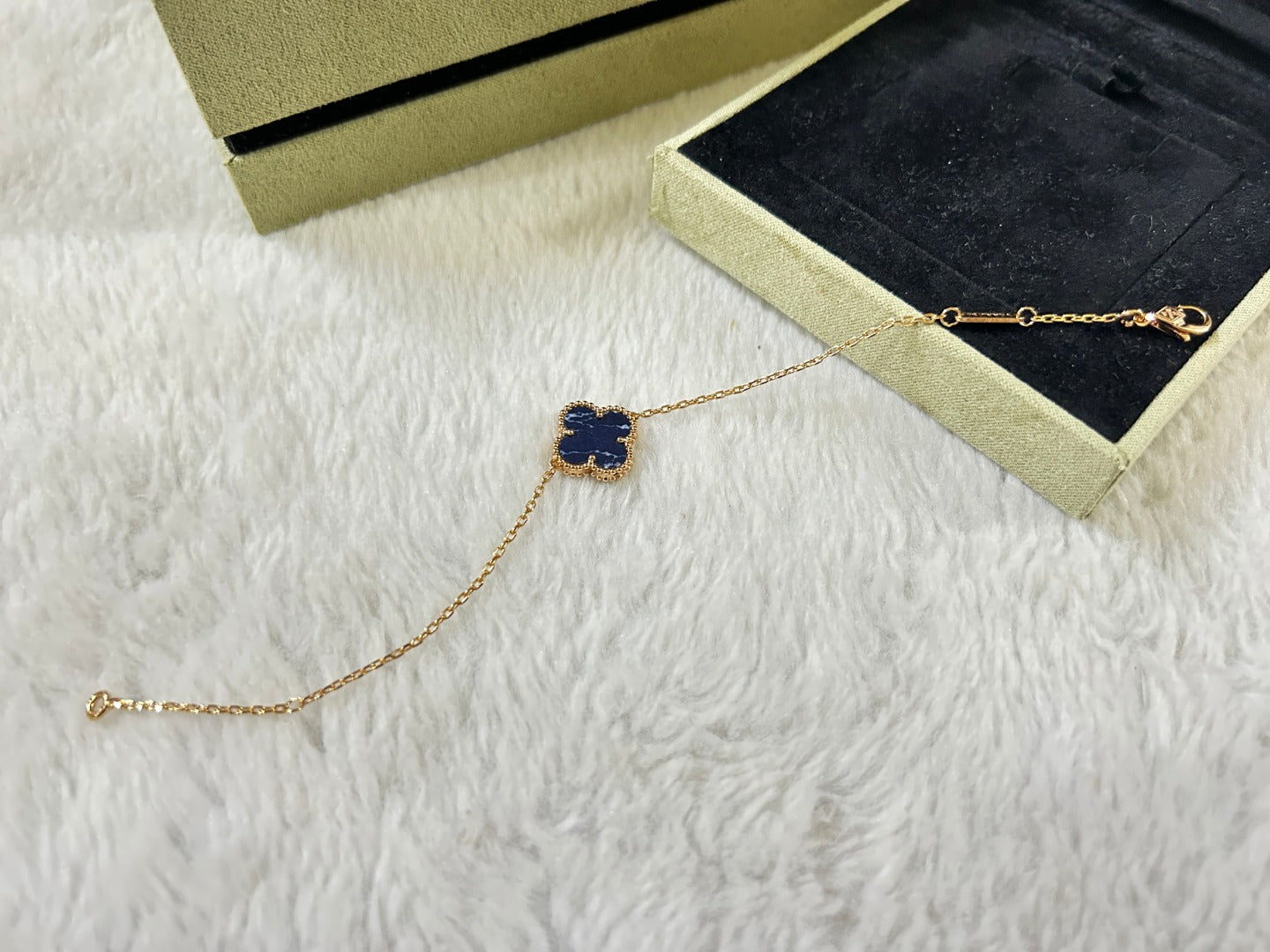 [⭐JeweliWhal]CLOVER 1 MOTIF PIETERSITE BRACELET
