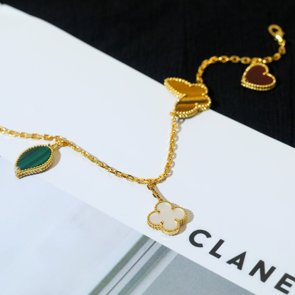 [⭐JeweliWhal]LUCKY SPRING 5 MOTIF GOLD BRACELET