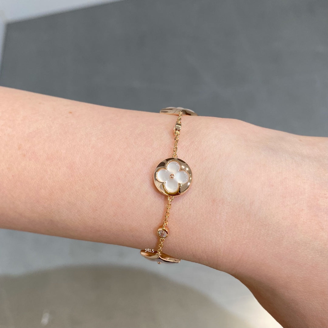 [⭐JeweliWhal]STAR AND SUN 4 MOTIF WHITE MOP PINK GOLD BRACELET