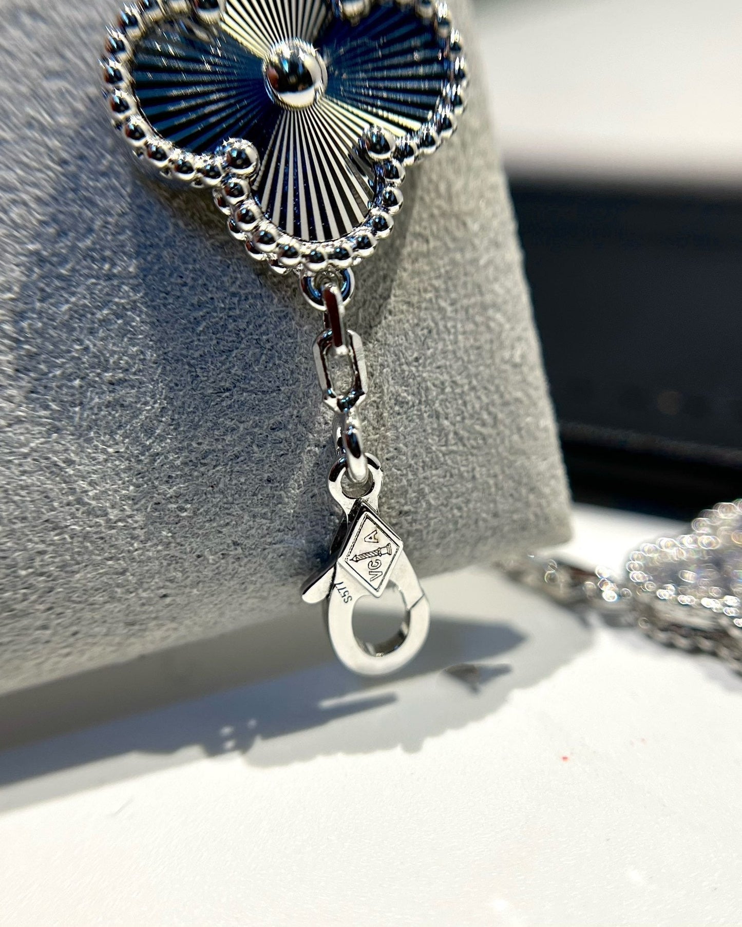[⭐JeweliWhal] CLOVER 5 MOTIF LASER BRACELET COLLECTION