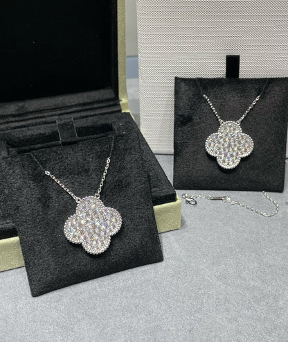 [⭐JeweliWhal]CLOVER 25MM LARGE PENDANT DIAMOND PAVED SILVER NECKLACE