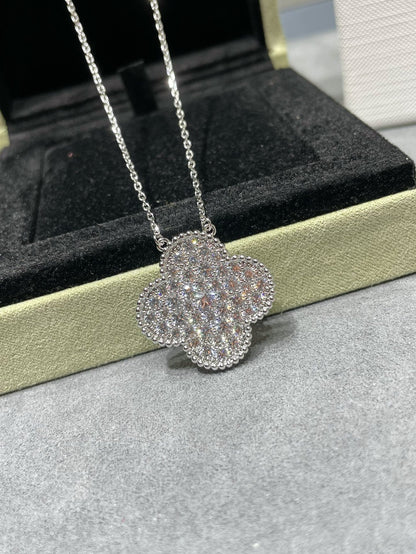 [⭐JeweliWhal]CLOVER 25MM LARGE PENDANT DIAMOND PAVED SILVER NECKLACE