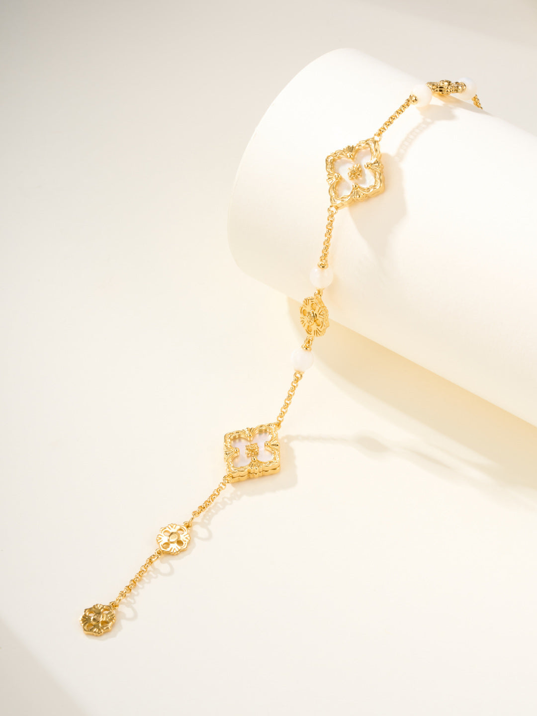 [⭐JeweliWhal]B.C.L ENAMELED Three-Flower Bracelet（Trumpet)