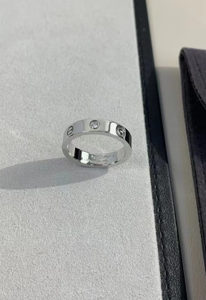 [⭐JeweliWhal]LOVE RING 4MM 1 DIAMOND SILVER