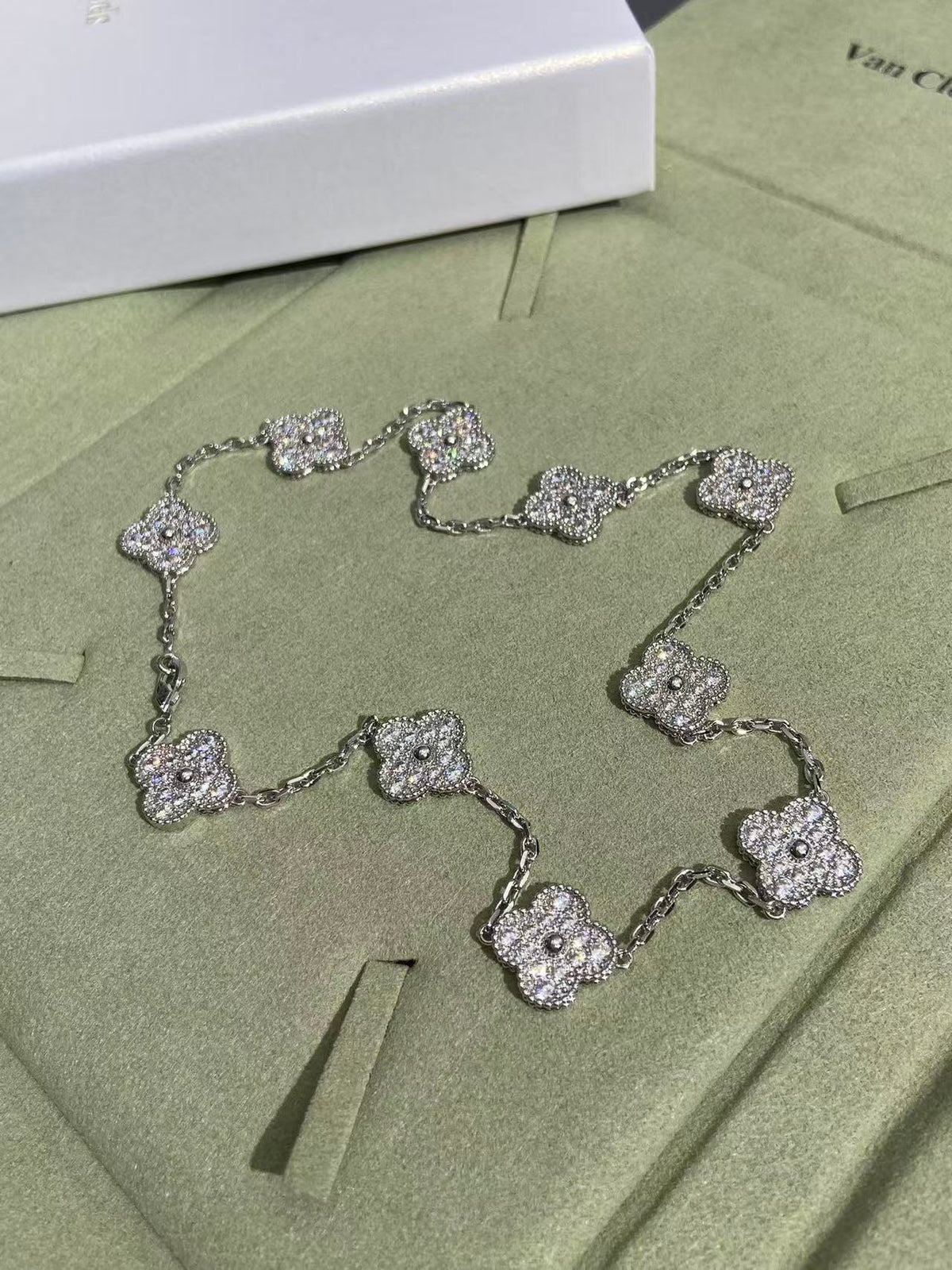 [⭐JeweliWhal]CLOVER 10 MOTIFS  FULL DIAMOND NECKLACE