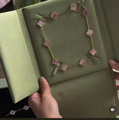 [⭐JeweliWhal Jewellery] Pink Necklace with Ten Clover Designs