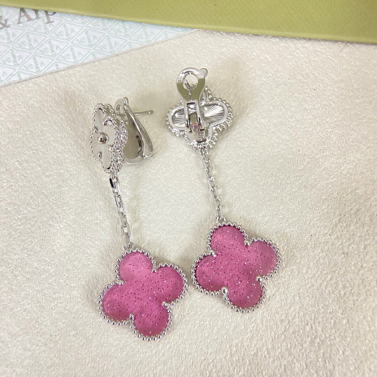 [⭐JeweliWhal]2026 NEW CLOVER 2 MOTIF  BUBBLE PINK ENAMEL