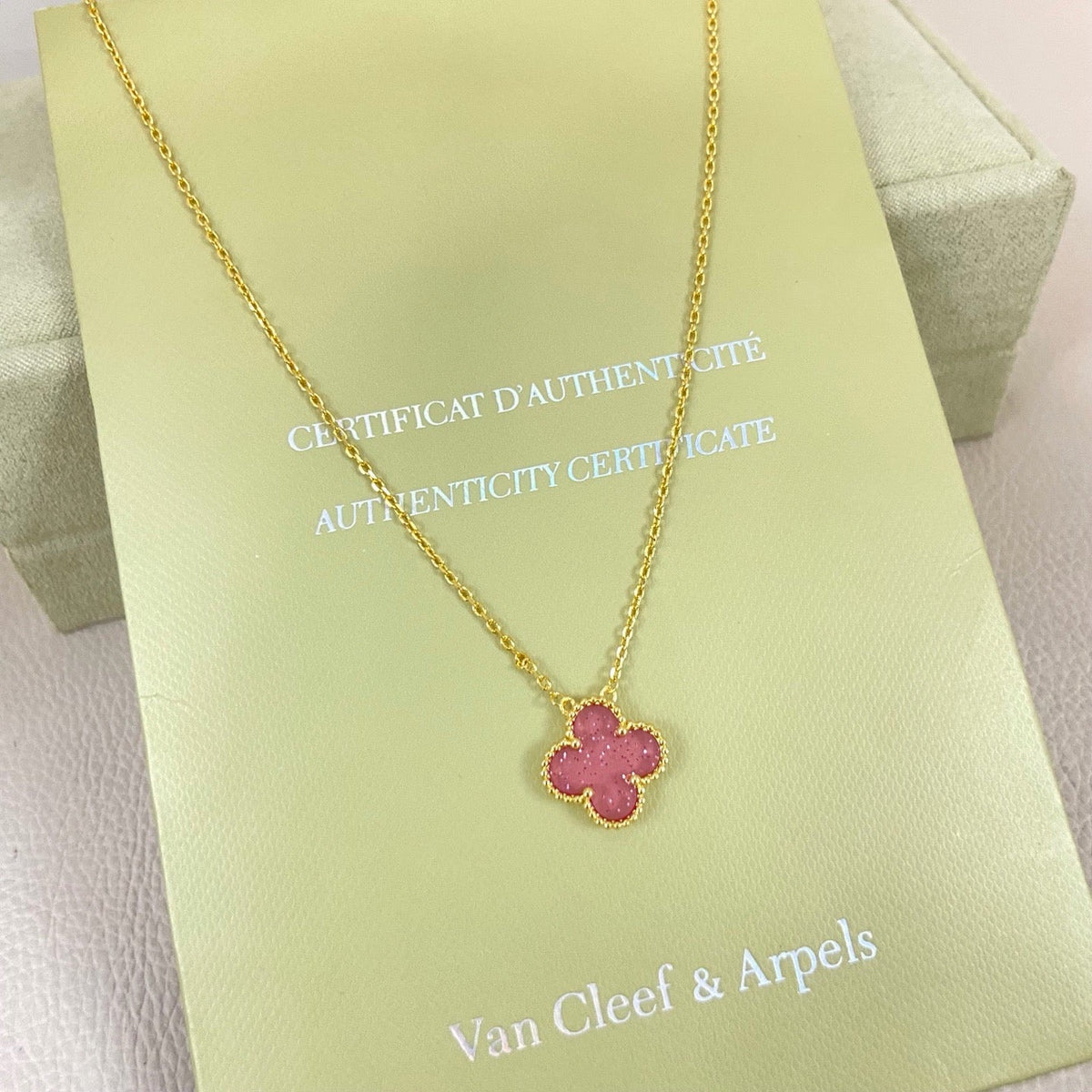 [⭐JeweliWhal]15MM BUBBLE PINK ENAMEL SINGLE-FLOWER FOUR-LEAF CLOVER NECKLACE