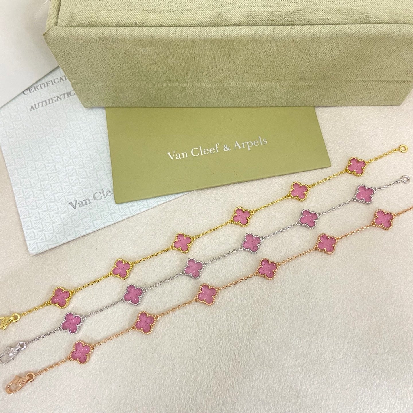 [⭐JeweliWhal]2026 NEW CLOVER 6 MOTIF BUBBLE PINK ENAMEL BRACELET