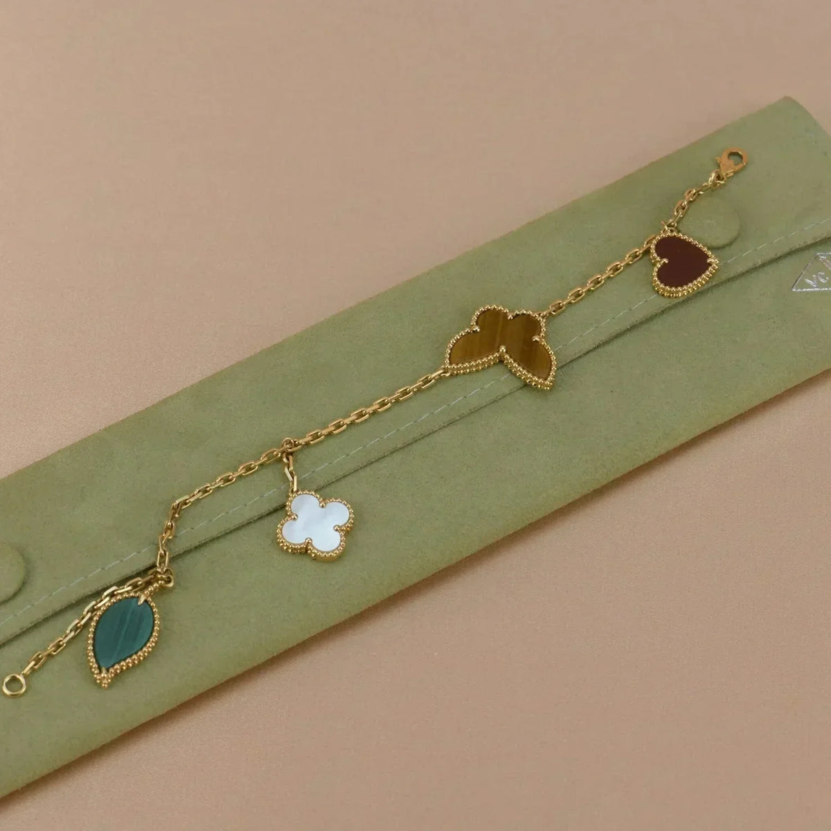 [⭐JeweliWhal]LUCKY SPRING 5 MOTIF GOLD BRACELET