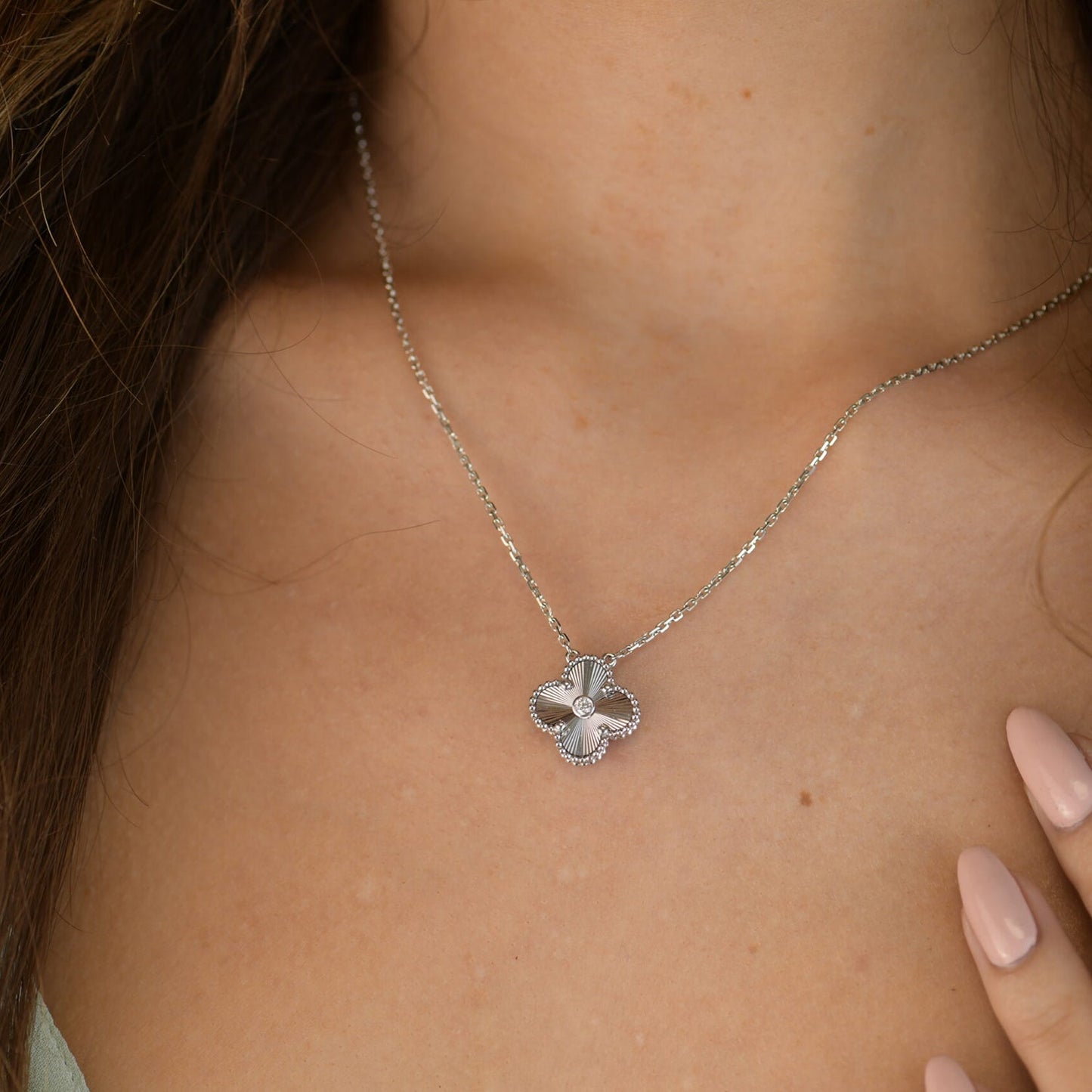 [⭐JeweliWhal]CLOVER  15MM DIAMOND LASER NECKLACE SILVER