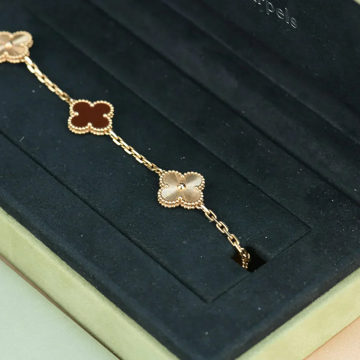 [⭐JeweliWhal] CLOVER 5 MOTIF RED CORNELIAN BRACELET COLLECTION