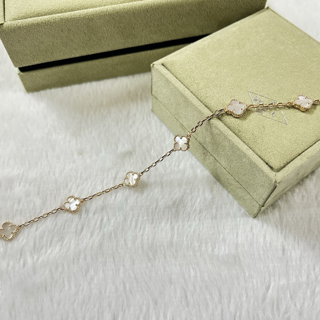 [⭐JeweliWhal]CLOVER 6 MOTIF WHITE MOP BRACELET