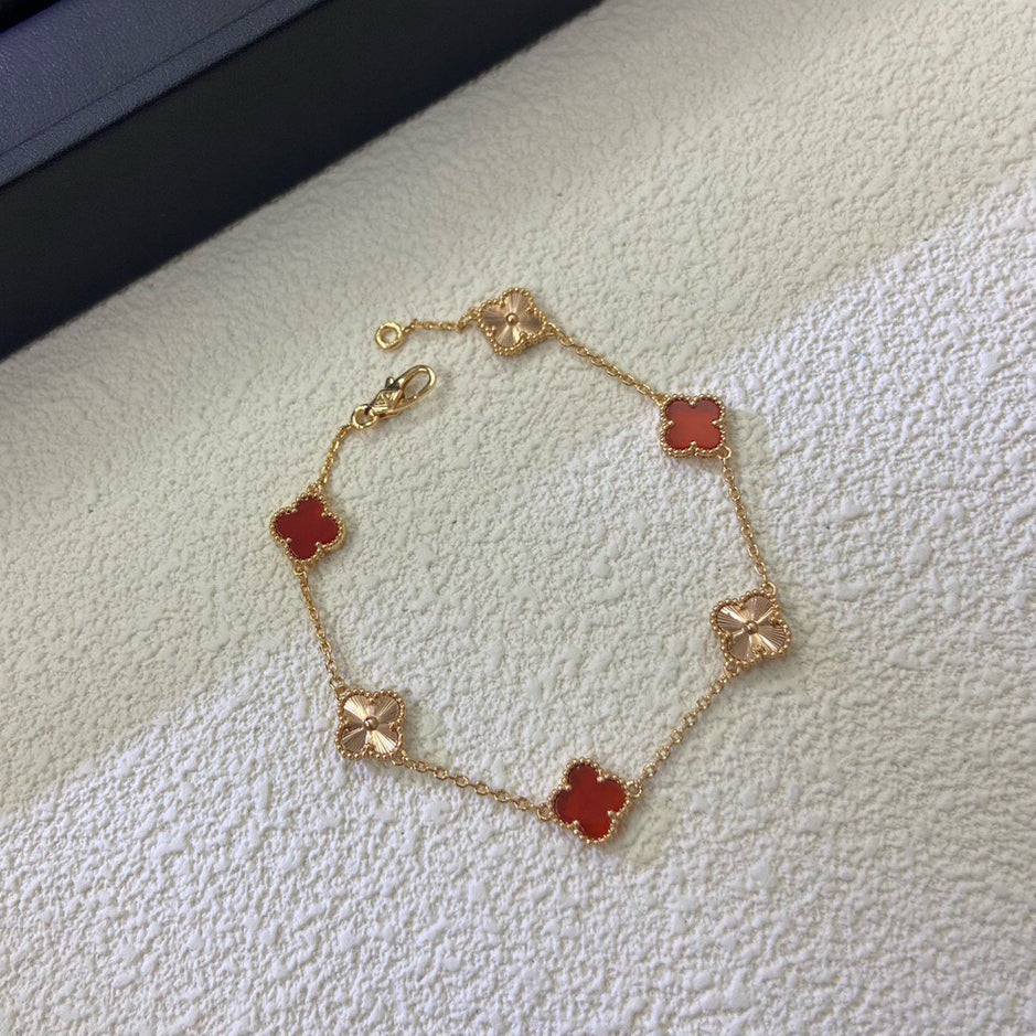 [⭐JeweliWhal]CLOVER 6 MOTIF RED AGATE LASER BRACELET