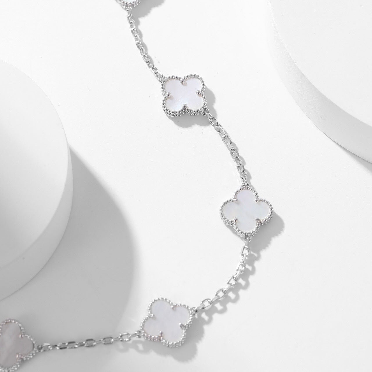 [⭐JeweliWhal]CLOVER 10 MOTIFS WHITE MOTHER OF PEARL NECKLACE
