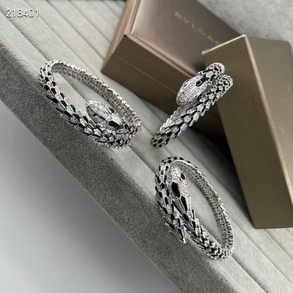 [⭐JeweliWhal]NEW OBSIDIAN & DIAMOND SERPENT BRACELET