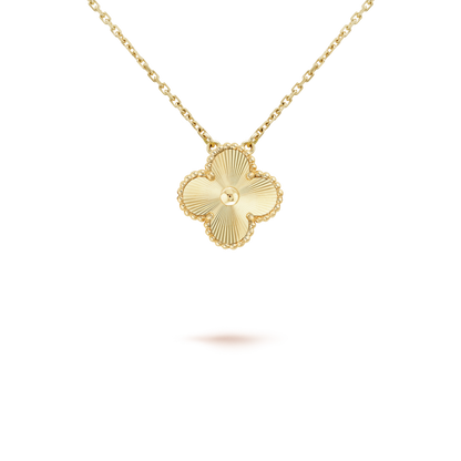 [⭐JeweliWhal]CLOVER 15MM LASER NECKLACE AND BOX