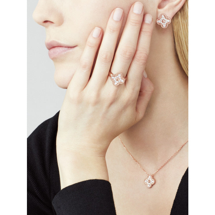[⭐JeweliWhal]CLOVER 15MM DIAMOND SINGLE FLOWER NECKLACE