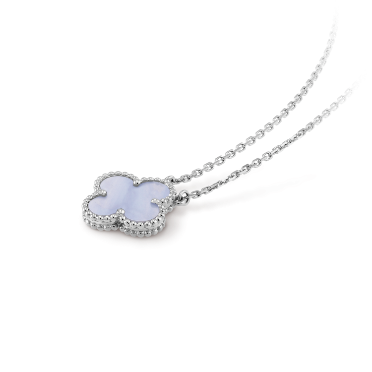 [⭐JeweliWhal]CLOVER 15MM BLUE CHALCEDONY NECKLACE SILVER