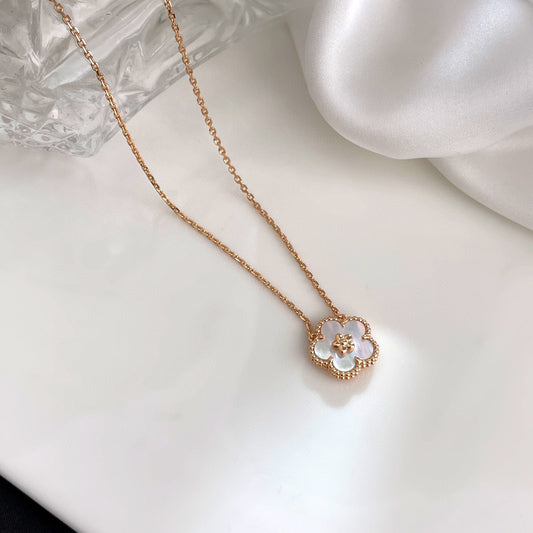 [⭐JeweliWhal]LUCKY  WHITE MOP  PLUM BLOSSOM NECKLACE