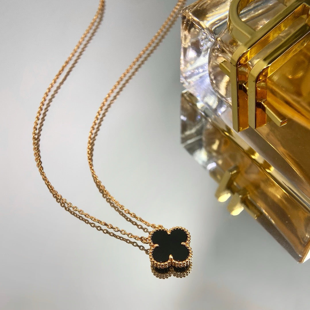 [⭐JeweliWhal]CLOVER 15MM BLACK ONYX SINGLE FLOWER NECKLACE