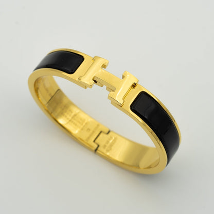 [⭐JeweliWhal]H BLACK BRACELET