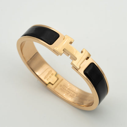 [⭐JeweliWhal]H BLACK BRACELET