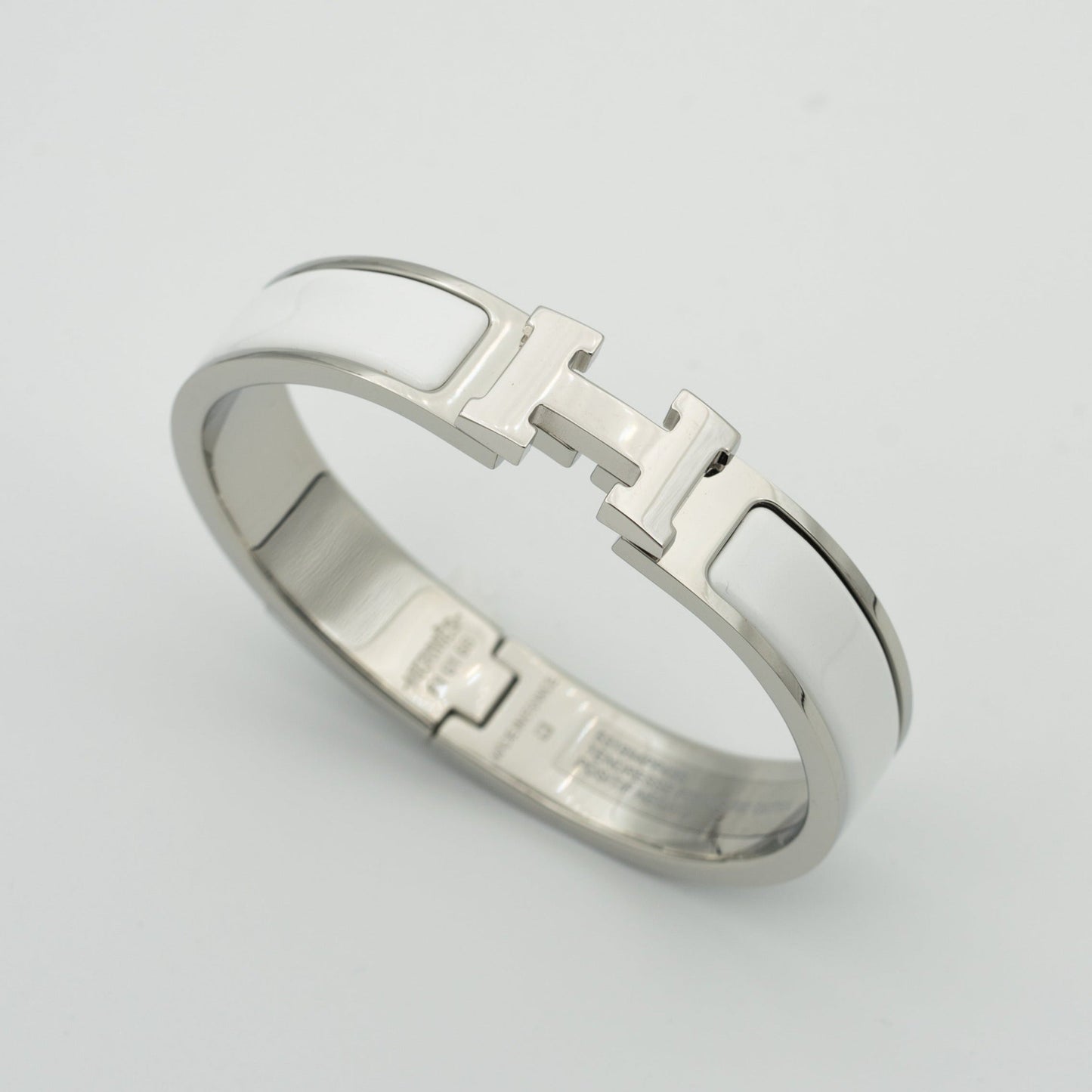 [⭐JeweliWhal]H WHITE BRACELET