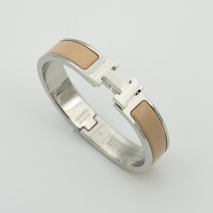 [⭐JeweliWhal]H GREY BRACELET