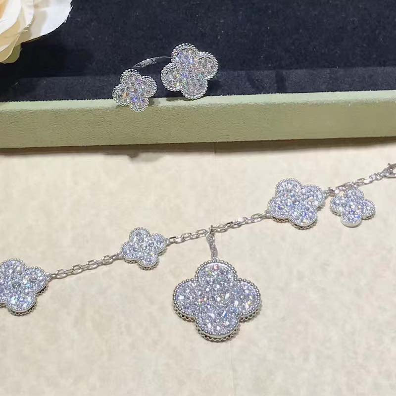 [⭐JeweliWhal]CLOVER 6 MOTIFS SILVER DIAMOND BRACELET