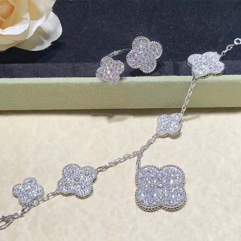 [⭐JeweliWhal]CLOVER 6 MOTIFS SILVER DIAMOND BRACELET
