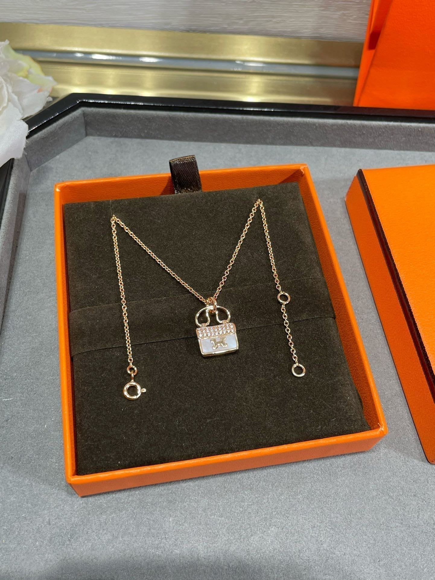 [⭐JeweliWhal]H CIRCE MOISSANITE PENDANT NECKLACE GOLD