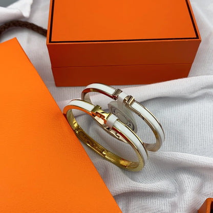 [⭐JeweliWhal]CLASSIC HM CLIC WHITE 8MM ENAMEL BRACELET