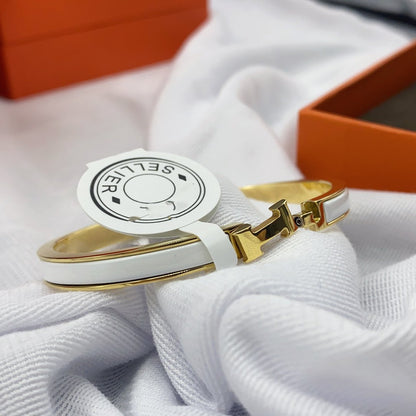 [⭐JeweliWhal]CLASSIC HM CLIC WHITE 8MM ENAMEL BRACELET