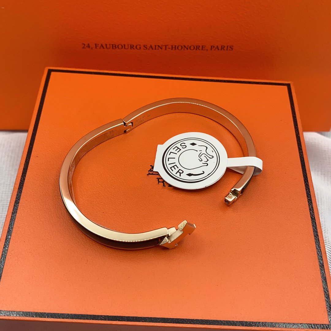 [⭐JeweliWhal]CLASSIC HM CLIC BLACK 8MM ENAMEL BRACELET