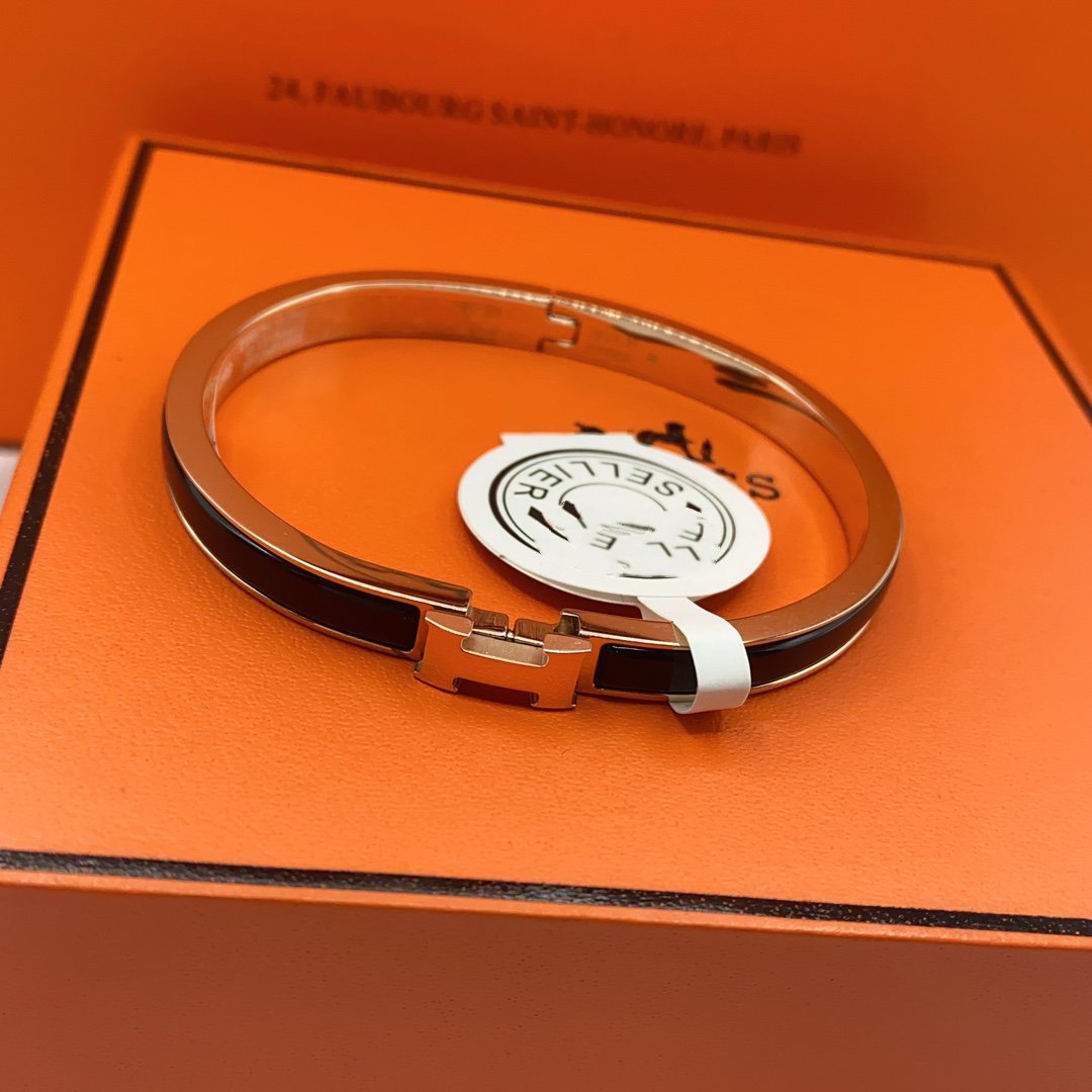 [⭐JeweliWhal]CLASSIC HM CLIC BLACK 8MM ENAMEL BRACELET