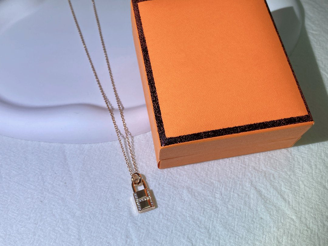 [⭐JeweliWhal]HM ADVANCED NICHE LOCK HEAD NECKLACE DIAMONDS