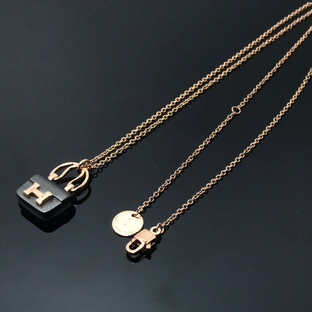 [⭐JeweliWhal]WOMEN'S HM AMULETTES CONSTANCE PENDANT NECKLACE