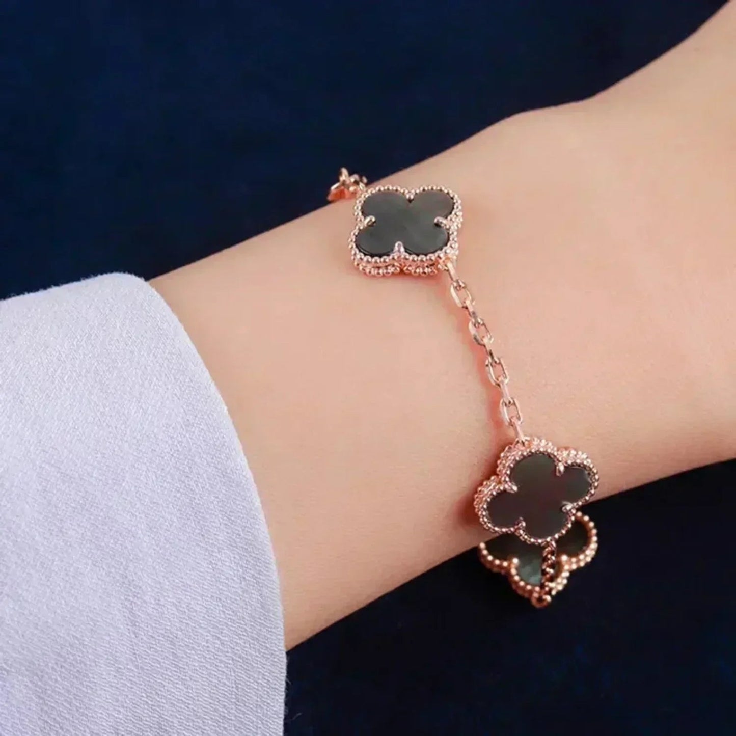 [⭐JeweliWhal] CLOVER 5 MOTIF GRAY MOP BRACELET COLLECTION