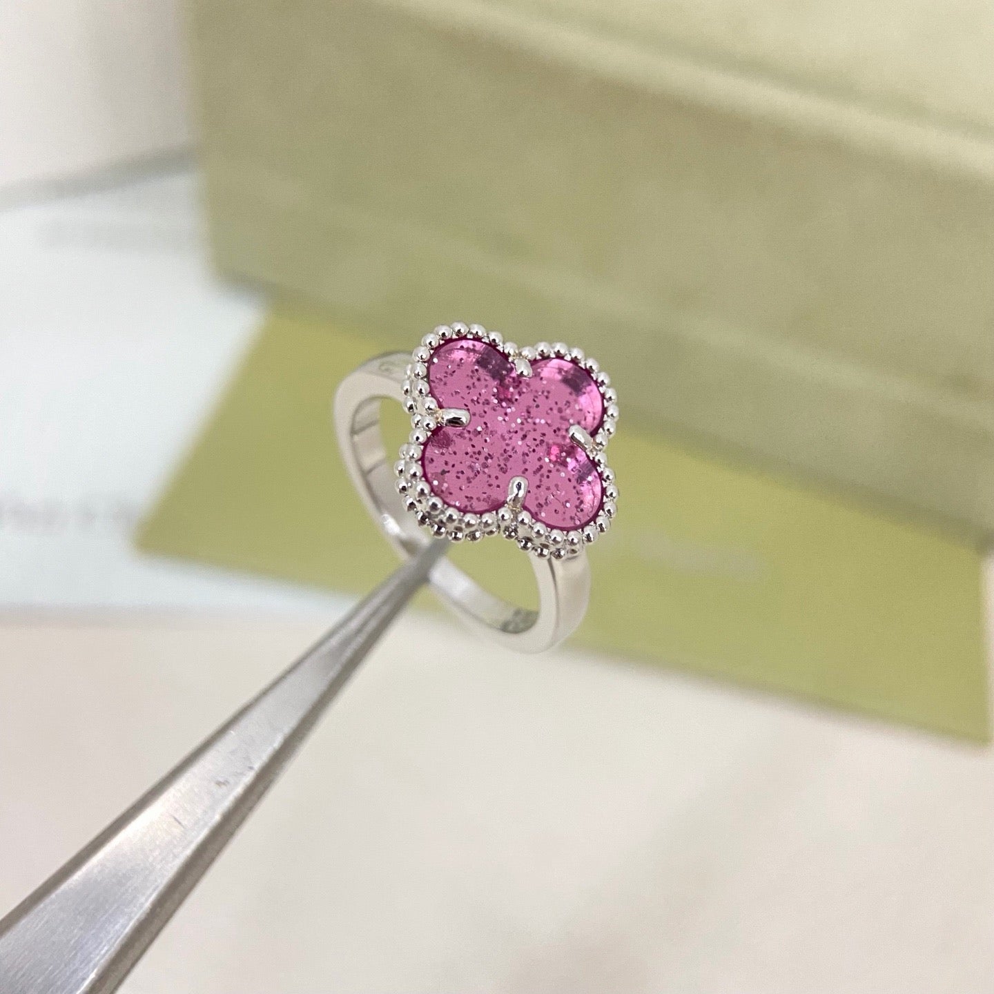 [⭐JeweliWhal]NEW ROSE QUARTZ FOUR-LEAF CLOVER RING