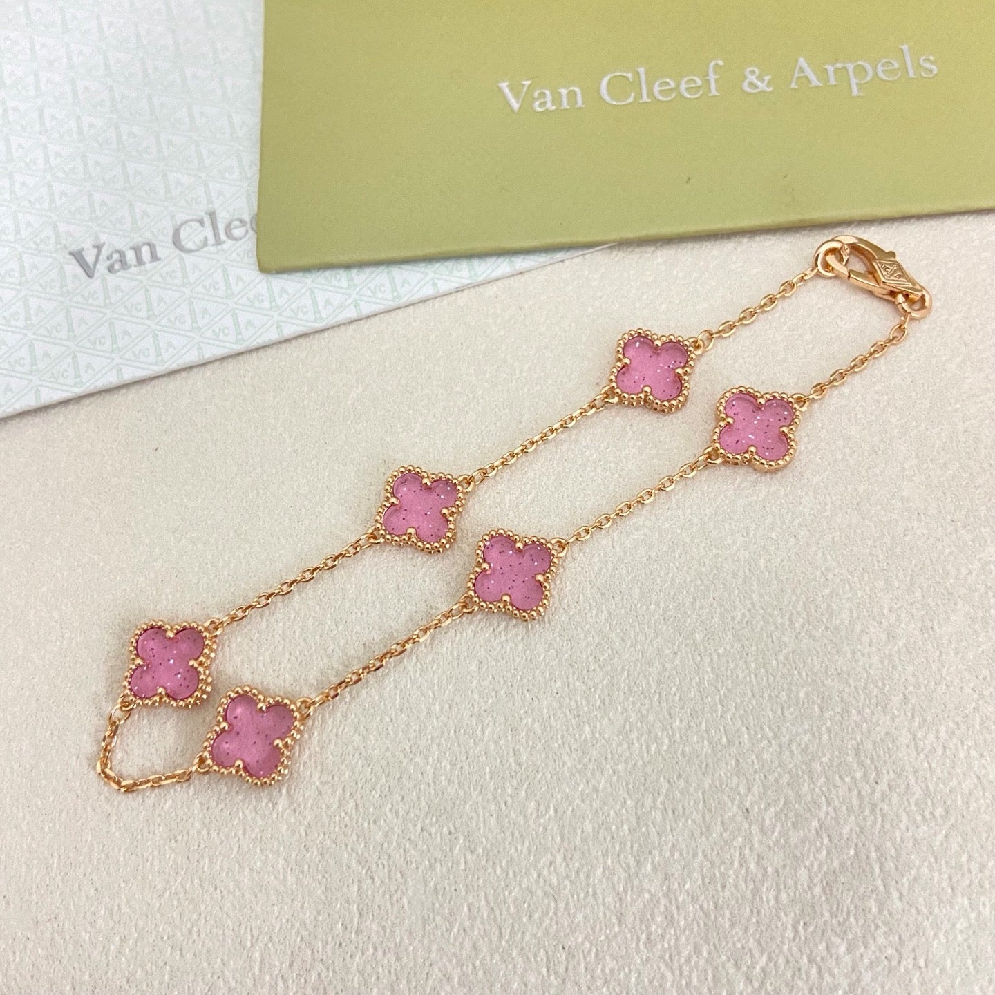 [⭐JeweliWhal]2026 NEW CLOVER 6 MOTIF BUBBLE PINK ENAMEL BRACELET