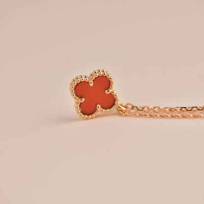 [⭐JeweliWhal]CLOVER MINI 9.5MM WHITE CARNELIANS NECKLACE