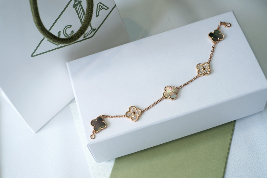 [⭐JeweliWhal] CLOVER 5 MOTIF GRAY MOP BRACELET COLLECTION