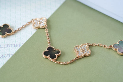 [⭐JeweliWhal] CLOVER 5 MOTIF GRAY MOP BRACELET COLLECTION