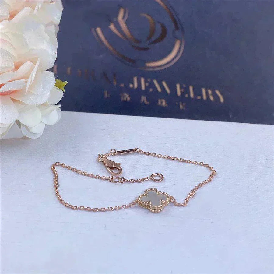 [⭐JeweliWhal]CLOVER WHITE MOP SINGLE FLOWER BRACELET
