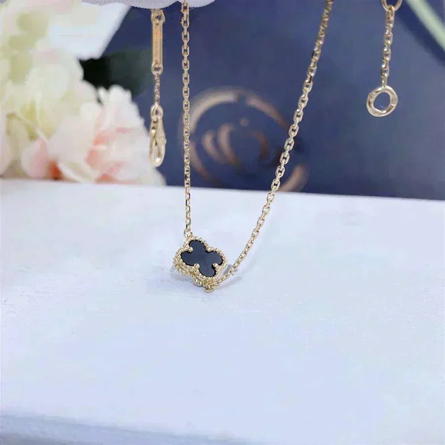 [⭐JeweliWhal]CLOVER ONYX SINGLE FLOWER BRACELET