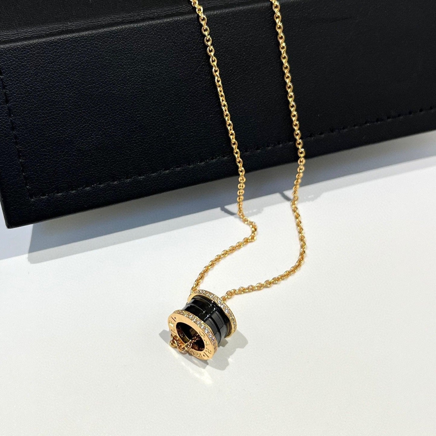 [⭐JeweliWhal]ZERO 1 BLACK CERAMIC DIAMOND PINK GOLD NECKLACE
